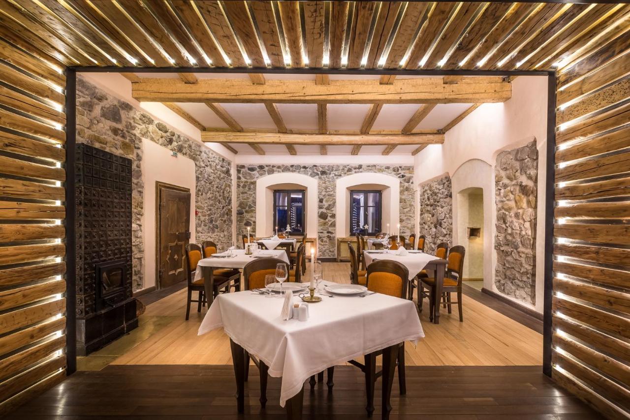 Baraolt Castle Hotel Daniel מראה חיצוני תמונה